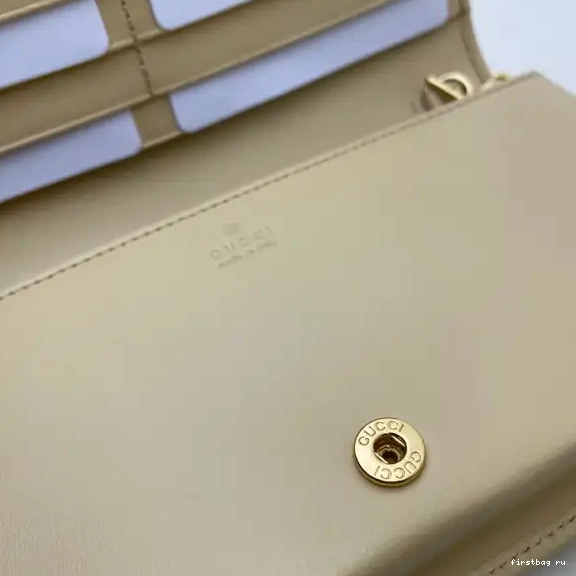 First bag ru Wallet Gucci Chain 0608